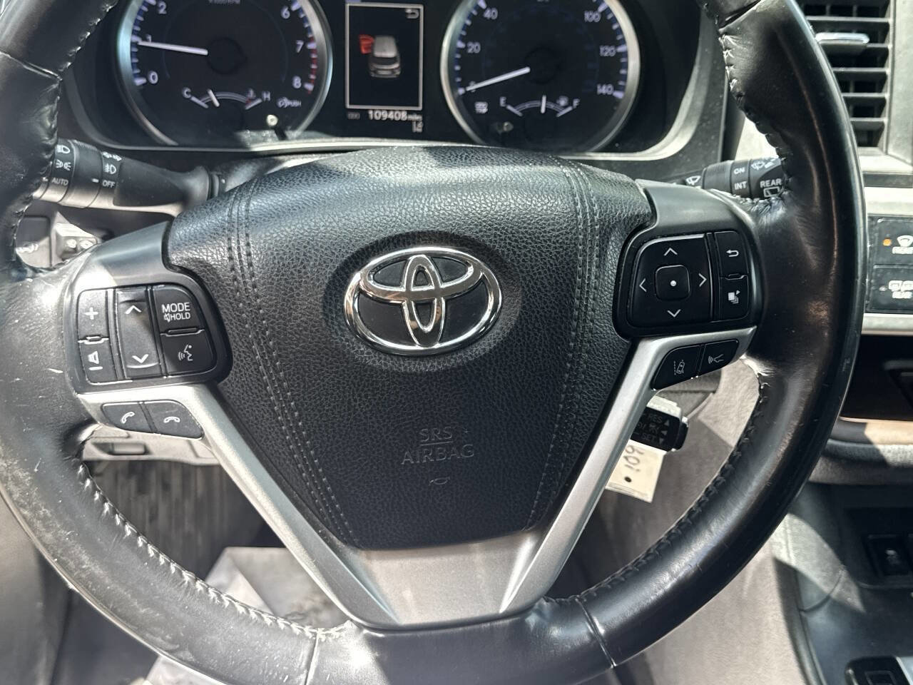 Used 2017 Toyota Highlander Plus AWD/4WD image 15