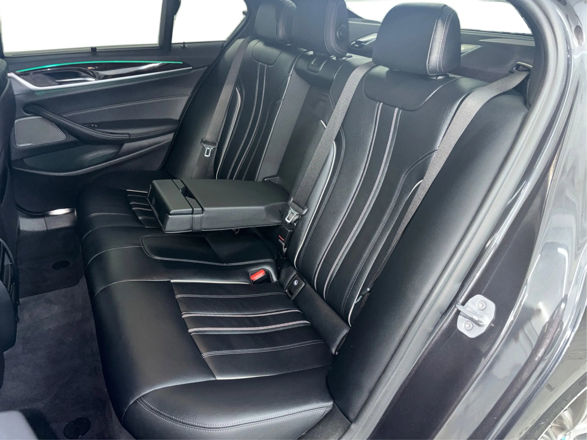 Used 2019 BMW 540i xDrive w/ Executive Package image 14