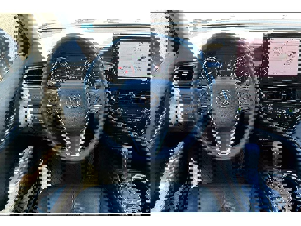 Used 2023 Toyota Camry XLE image 5