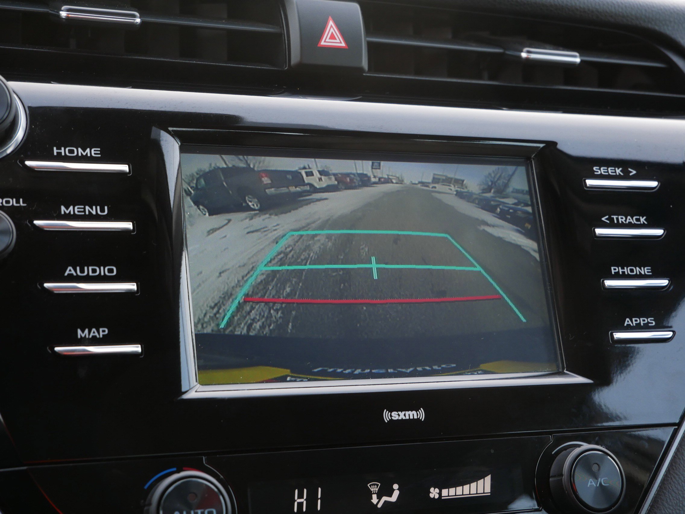 Used 2020 Toyota Camry SE image 25