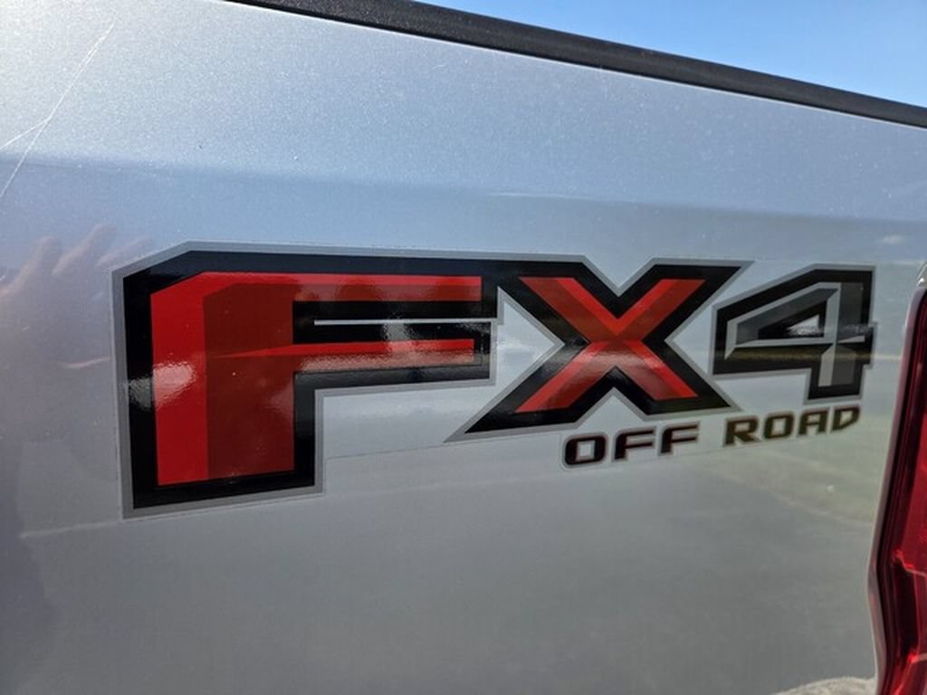 Used 2018 Ford F250 Lariat w/ Lariat Ultimate Package AWD/4WD image 16