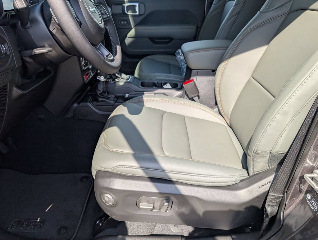 New 2026 Jeep Gladiator Mojave AWD/4WD image 11