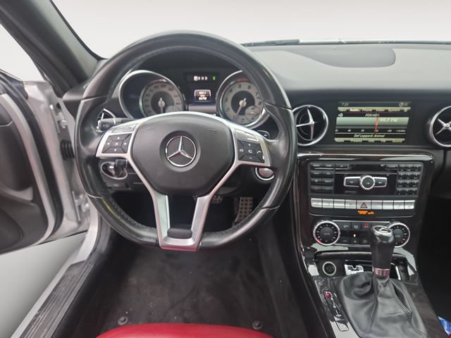 Used 2015 Mercedes-Benz SLK 250 w/ Premium Package image 10