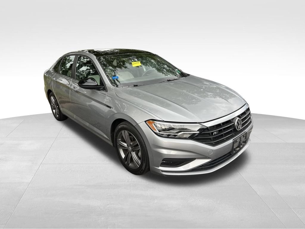 Used 2020 Volkswagen Jetta R-Line w/ R-Line Cold Weather Package FWD image 4