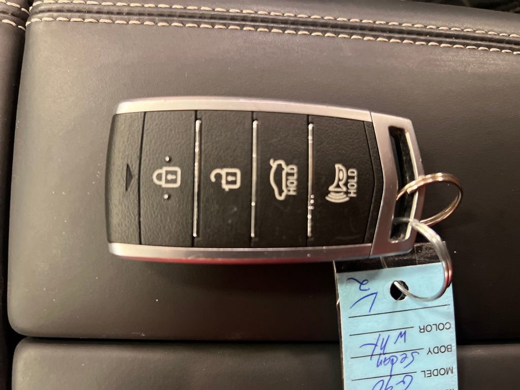 Used 2021 Genesis G90 3.3T Premium RWD image 32
