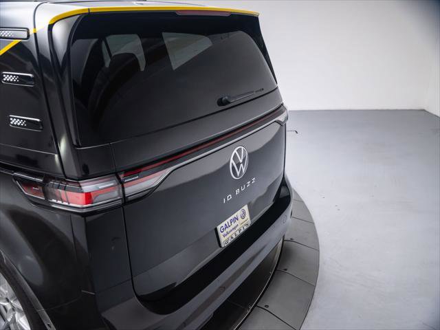 New 2025 Volkswagen ID. Buzz Pro S RWD image 33