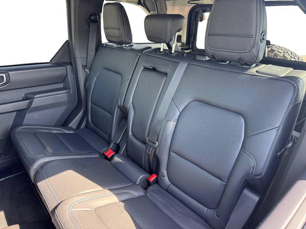 Used 2025 Ford Bronco Badlands AWD/4WD image 13