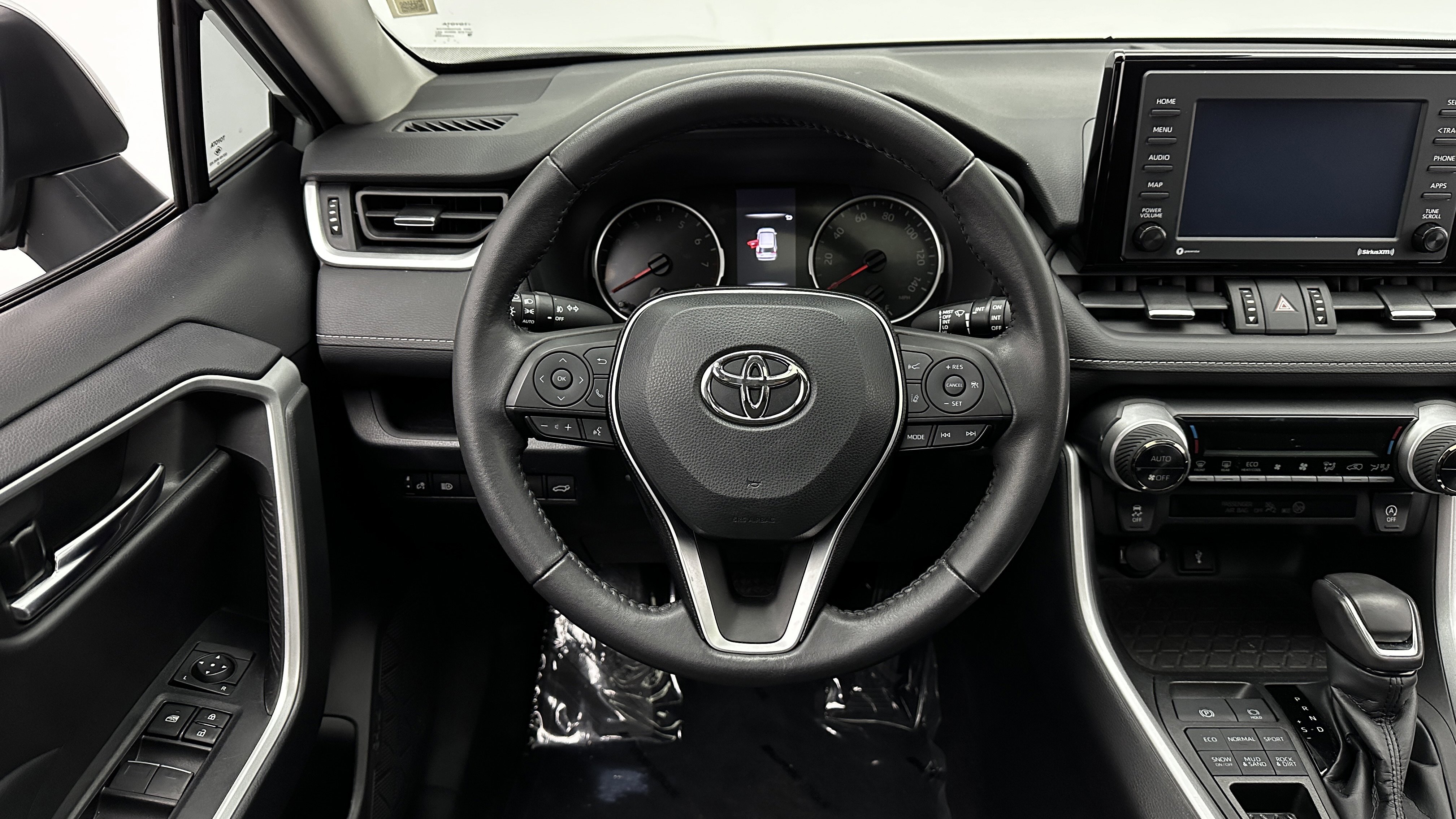 Used 2022 Toyota RAV4 XLE Premium image 27