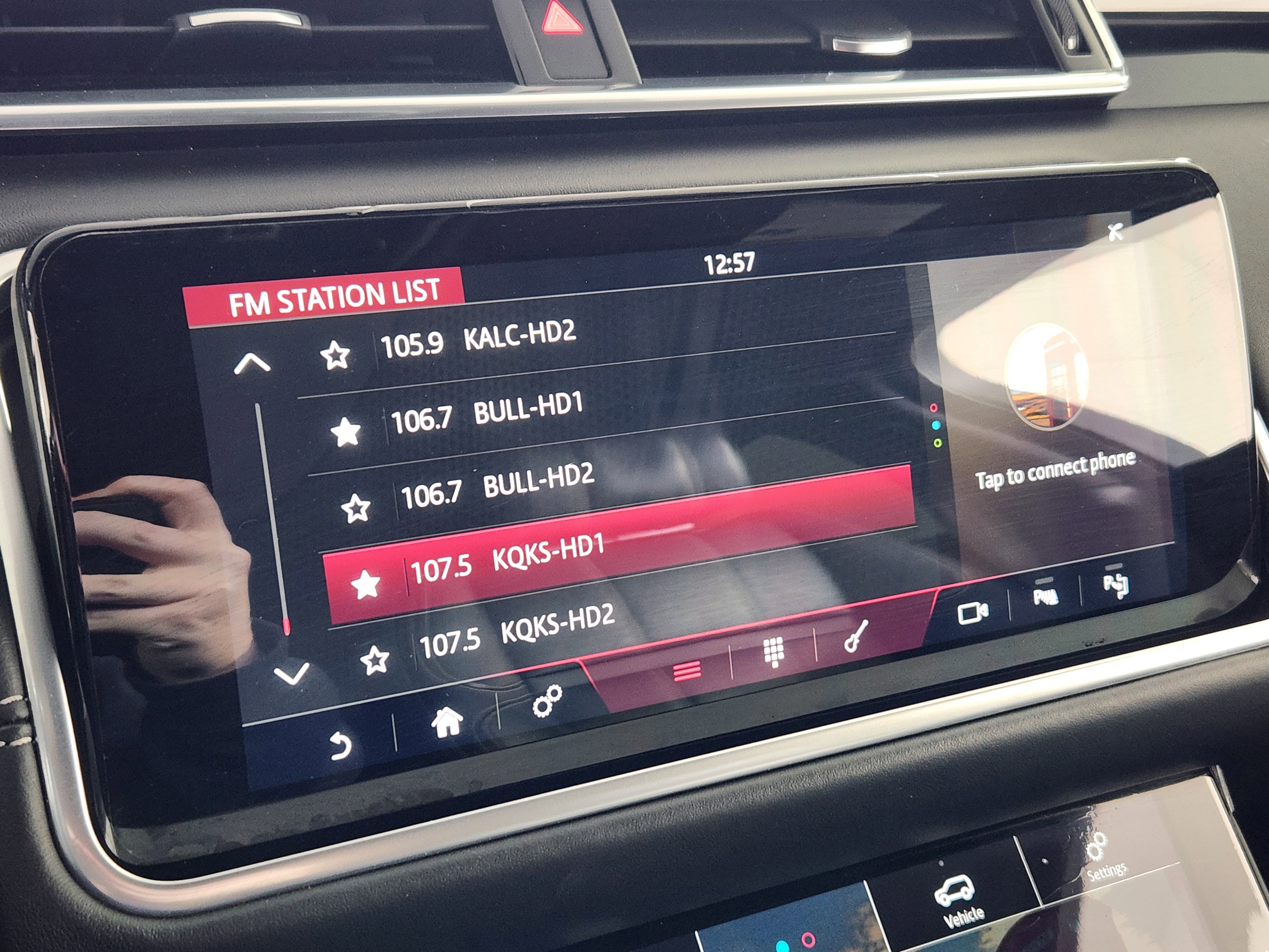 Used 2018 Land Rover Range Rover Velar R-Dynamic HSE image 21