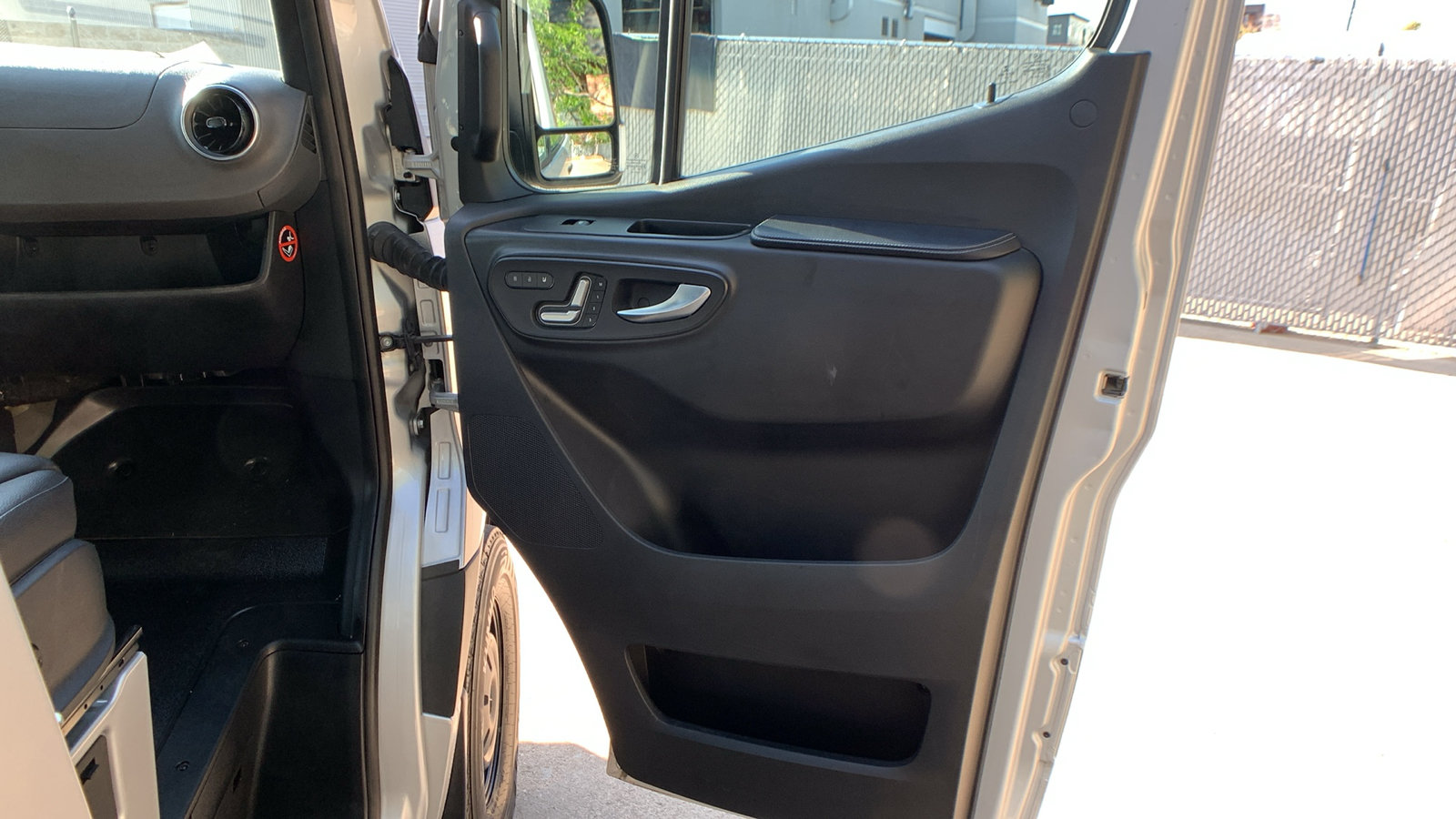 Used 2021 Mercedes-Benz Sprinter 2500 image 21