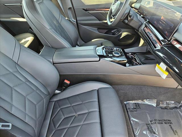 Certified 2025 BMW i5 eDrive40i w/ Premium Package image 28