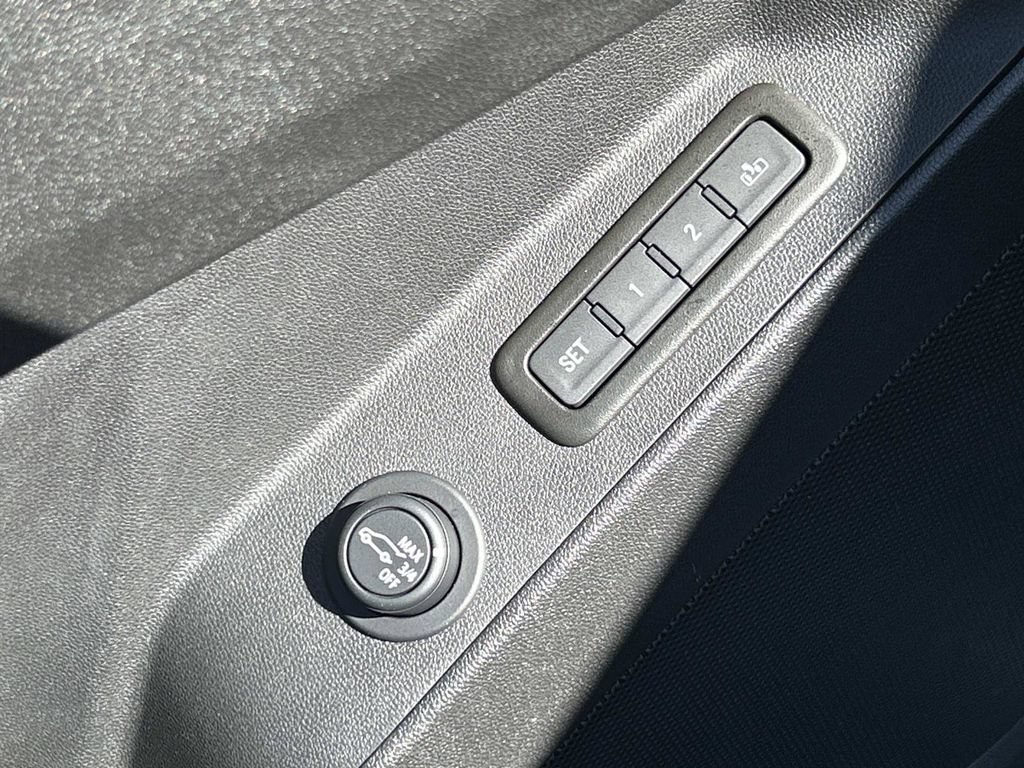 Used 2023 Chevrolet Equinox Premier AWD/4WD image 27