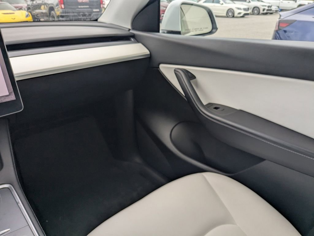 Used 2022 Tesla Model Y Long Range AWD/4WD image 14