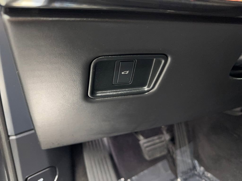 Used 2024 Land Rover Range Rover Sport SE image 52