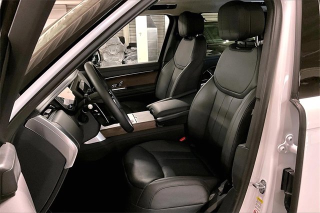 Certified 2025 Land Rover Range Rover SE image 15