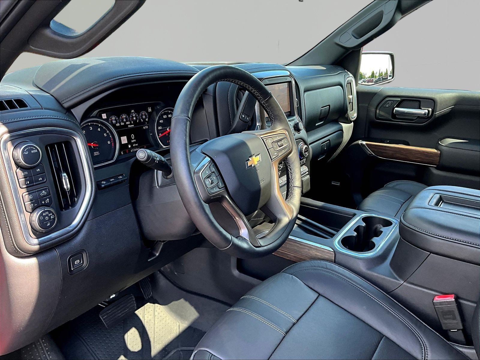 Used 2020 Chevrolet Silverado 1500 High Country w/ Technology Package AWD/4WD image 18
