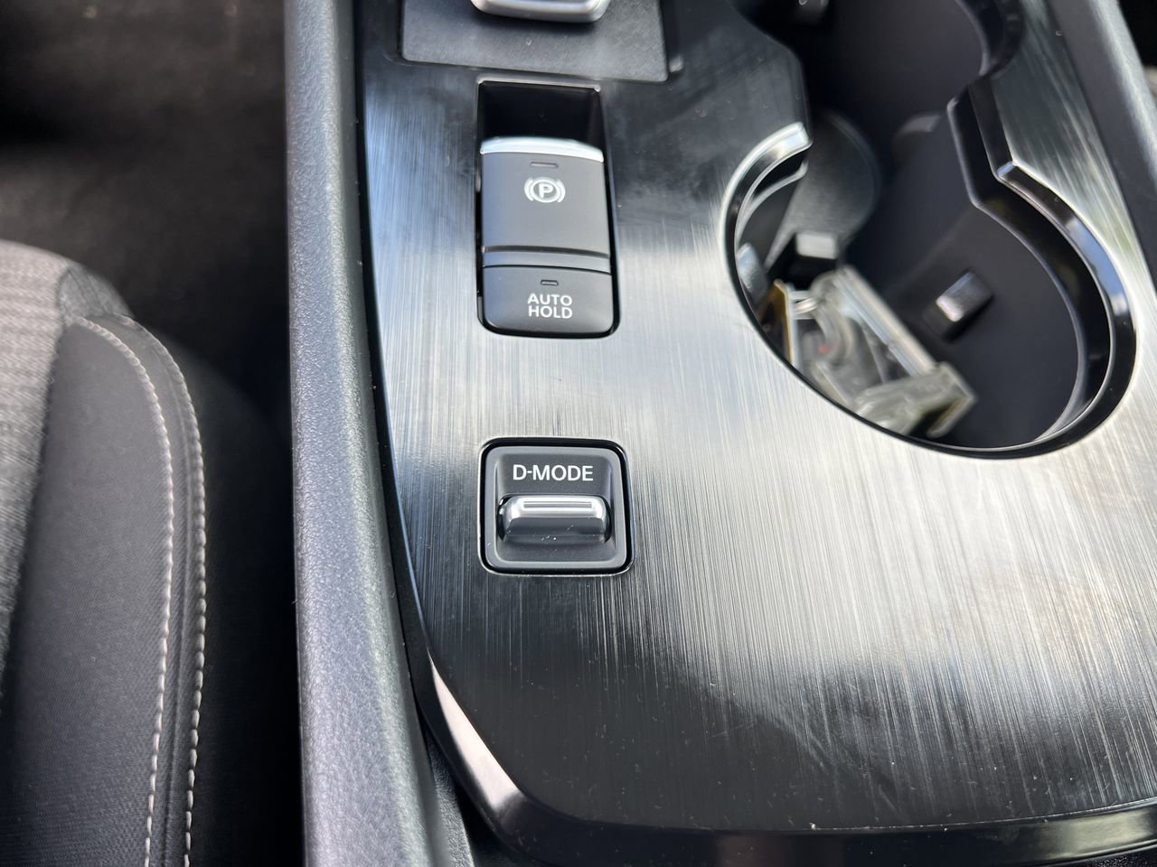 Certified 2023 Nissan Rogue SV FWD image 18