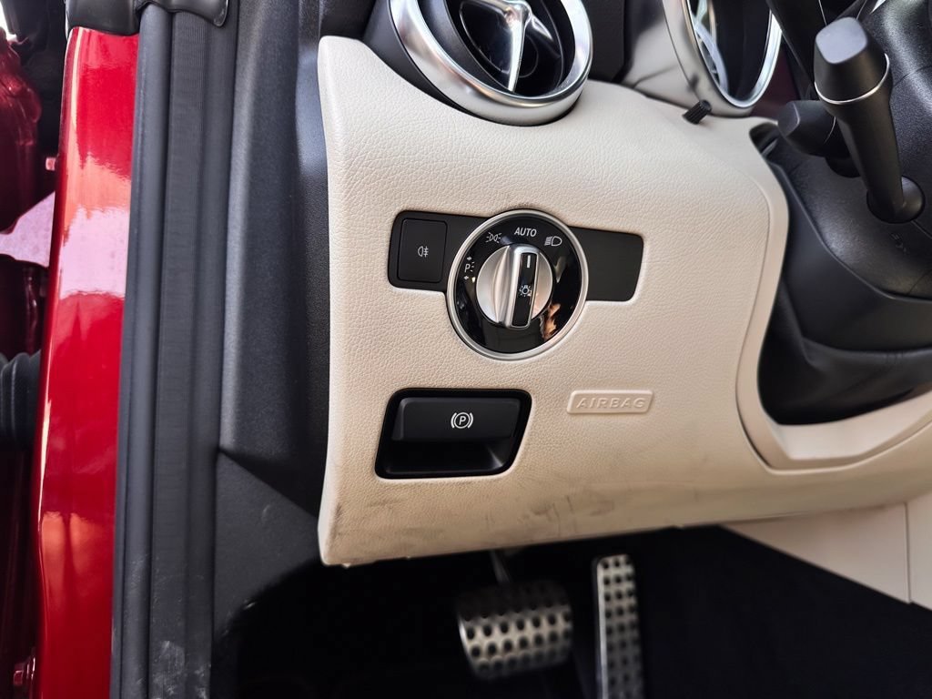 Used 2016 Mercedes-Benz SLK 300 image 18