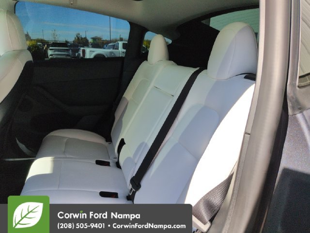 Used 2022 Tesla Model Y Long Range AWD/4WD image 23