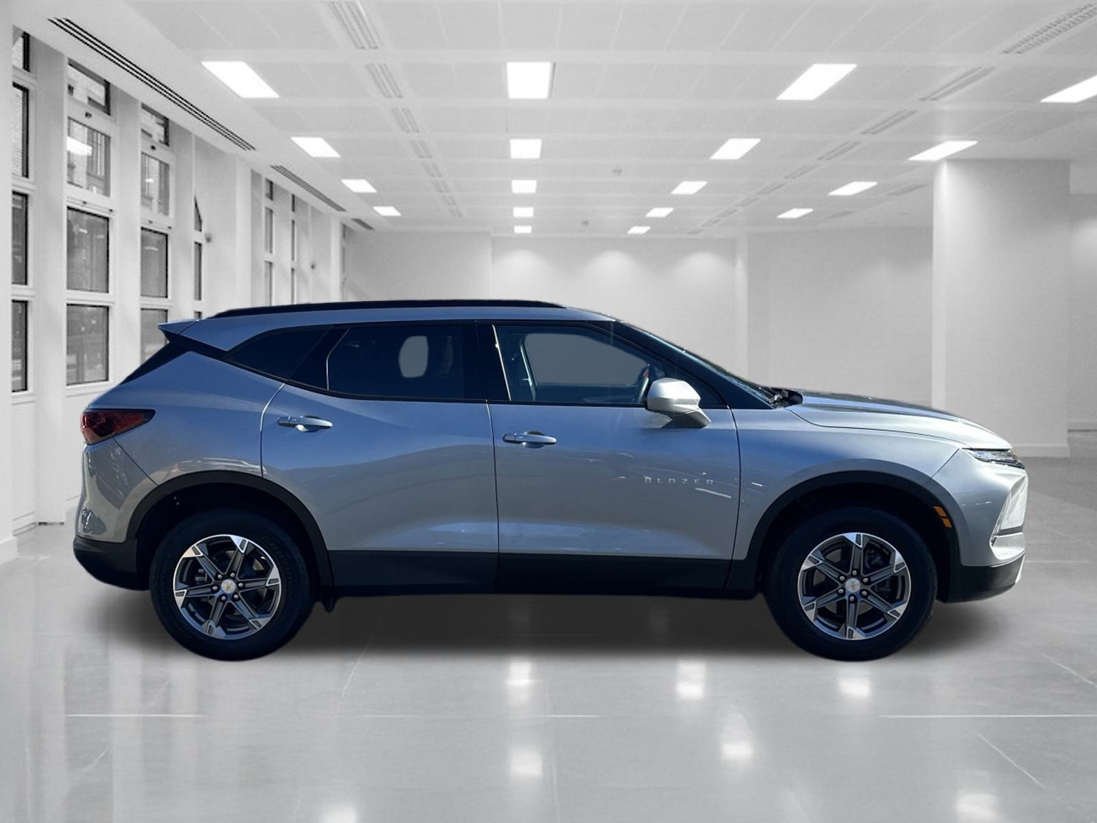 Certified 2024 Chevrolet Blazer LT w/ Convenience Package FWD image 4