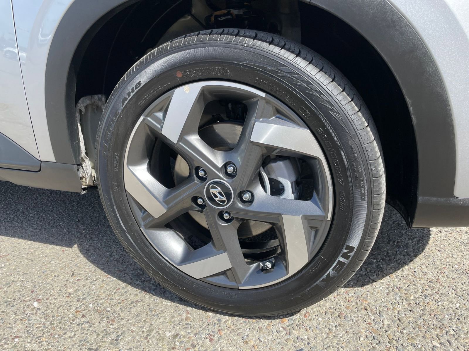 Used 2025 Hyundai Venue SEL FWD image 31