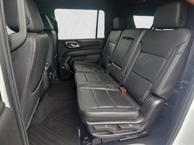 Used 2024 Chevrolet Suburban LT RWD image 19
