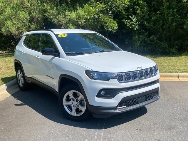 Used 2023 Jeep Compass Latitude AWD/4WD image 1