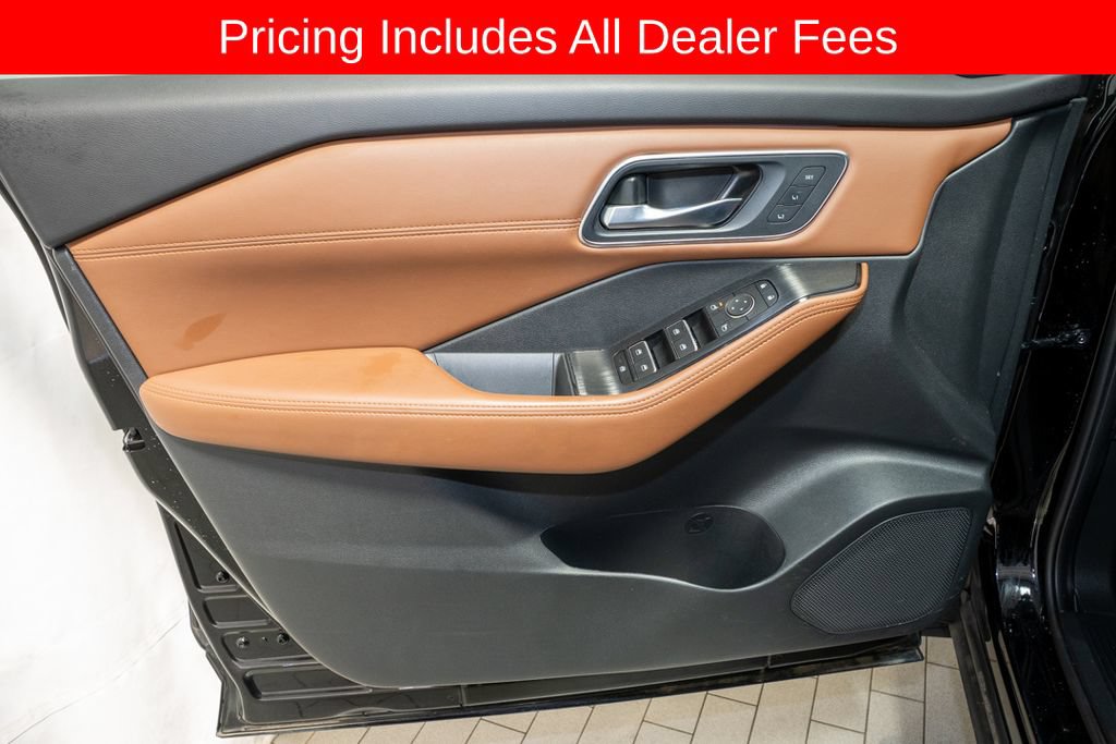 Certified 2024 Nissan Rogue Platinum w/ Platinum Premium Package AWD/4WD image 13