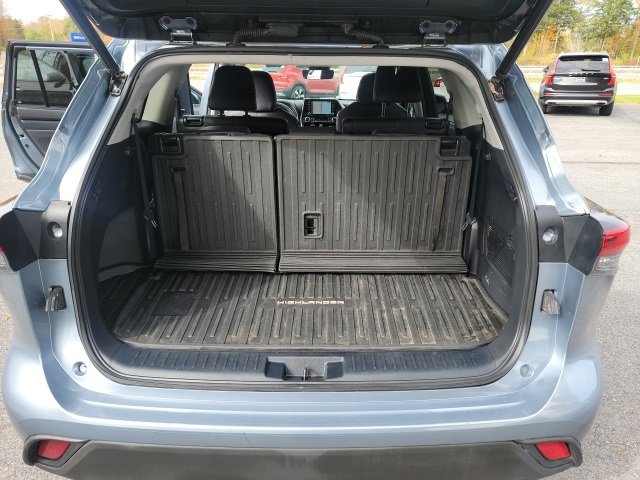 Used 2020 Toyota Highlander XLE image 10