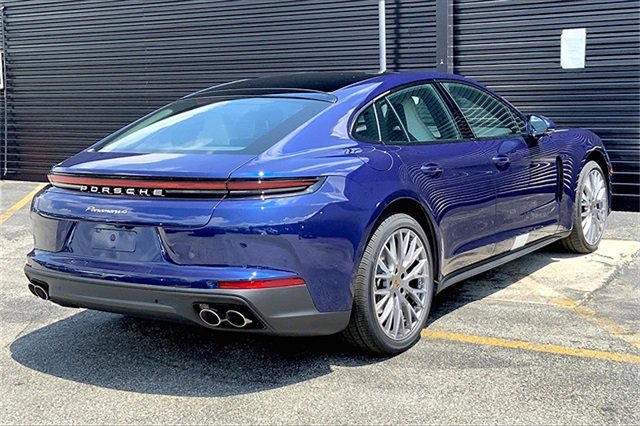 New 2025 Porsche Panamera 4 image 8