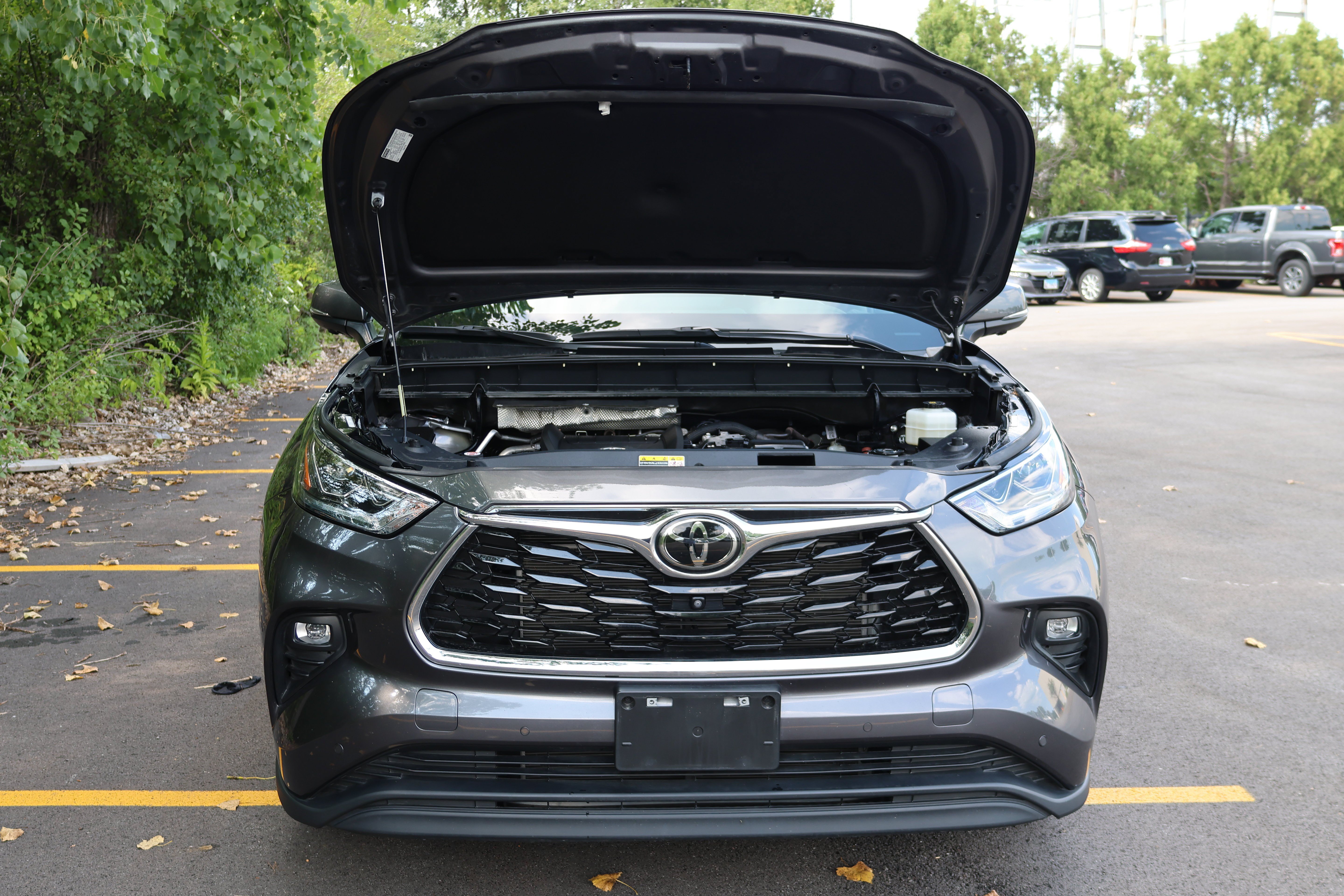 Certified 2024 Toyota Highlander Limited AWD/4WD image 13