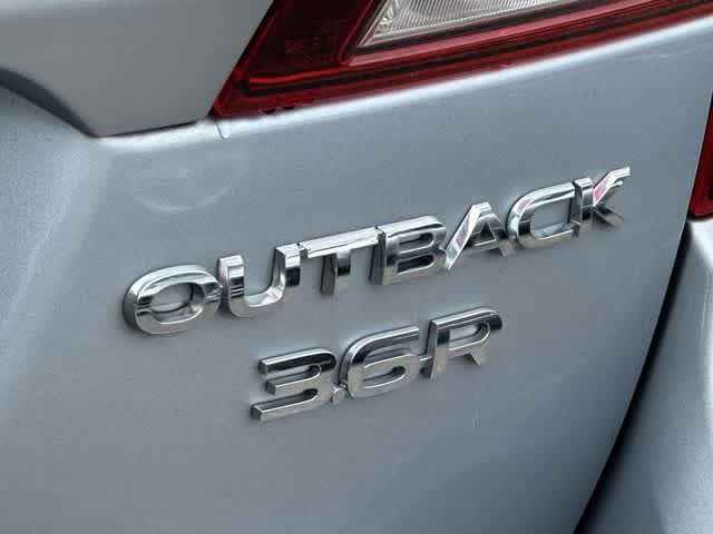 Used 2015 Subaru Outback 3.6R Limited AWD/4WD image 19