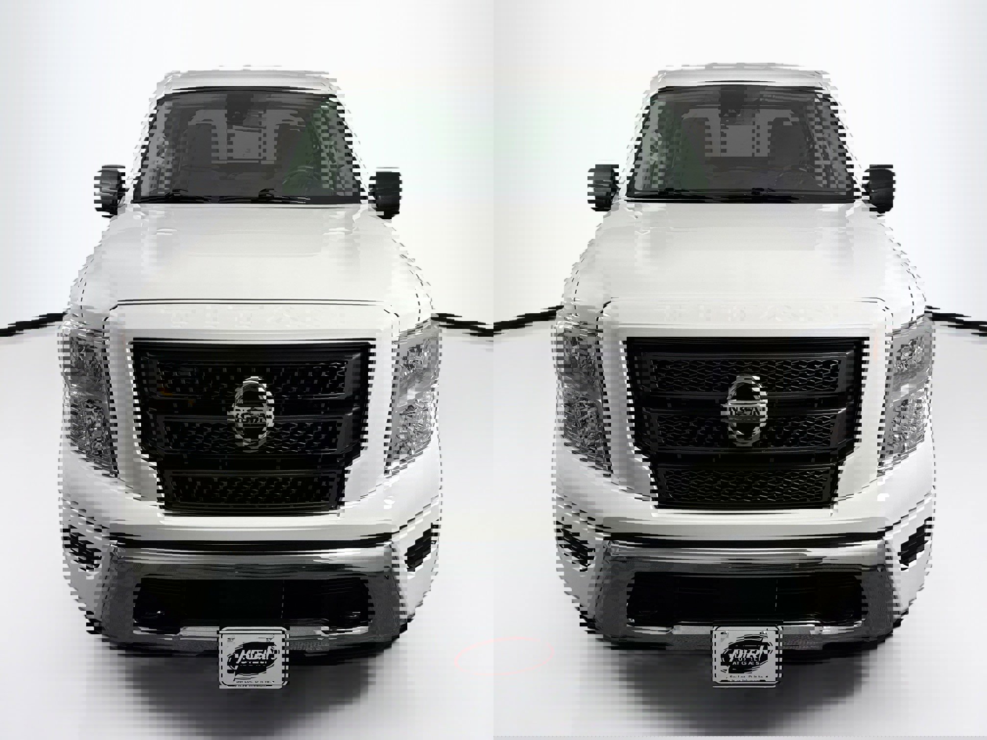 Used 2022 Nissan Titan SV image 4