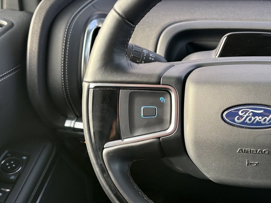 Certified 2025 Ford Expedition Max Platinum image 25