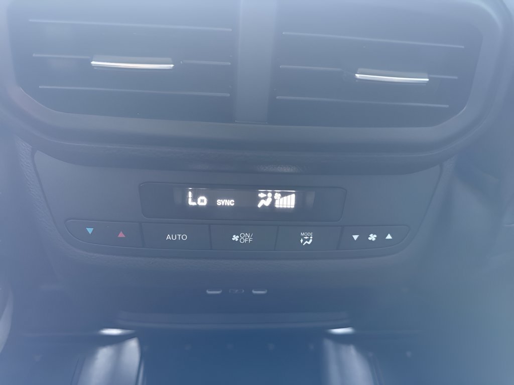 Used 2025 Honda Pilot EX-L image 13