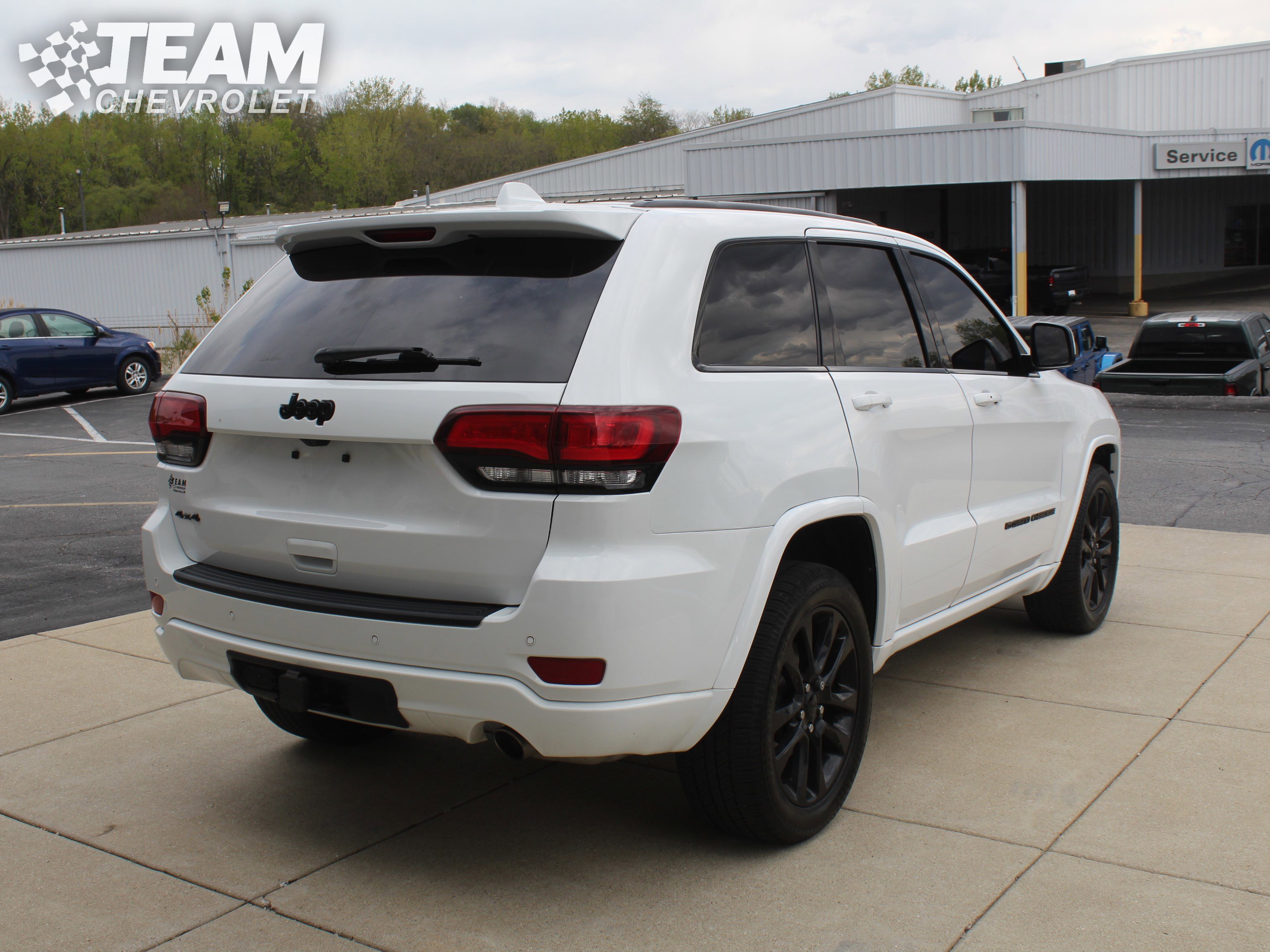 Used 2022 Jeep Grand Cherokee Laredo X AWD/4WD image 4