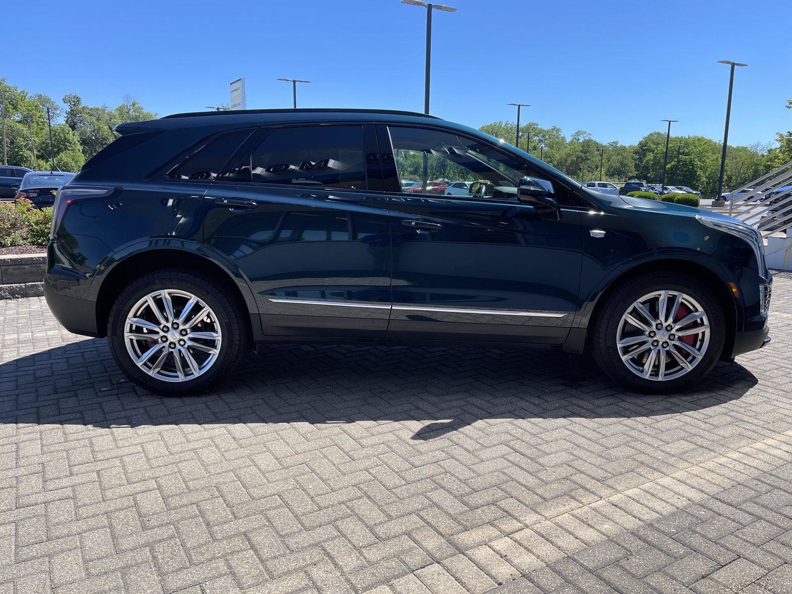 Used 2024 Cadillac XT5 Sportv w/ LPO, Floor Liner Package AWD/4WD image 6