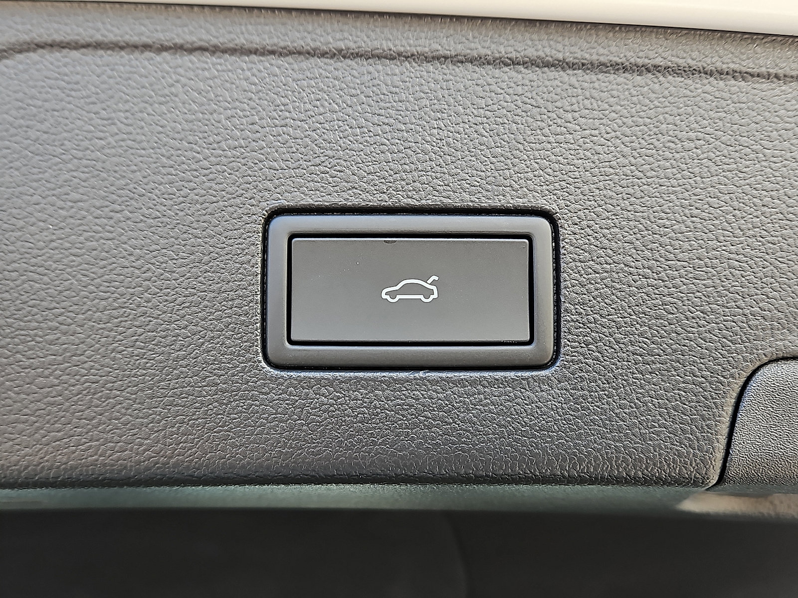 New 2026 Volkswagen Atlas Cross Sport SEL Premium R-Line image 8