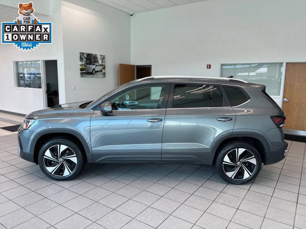 Used 2025 Volkswagen Taos SE AWD/4WD image 6