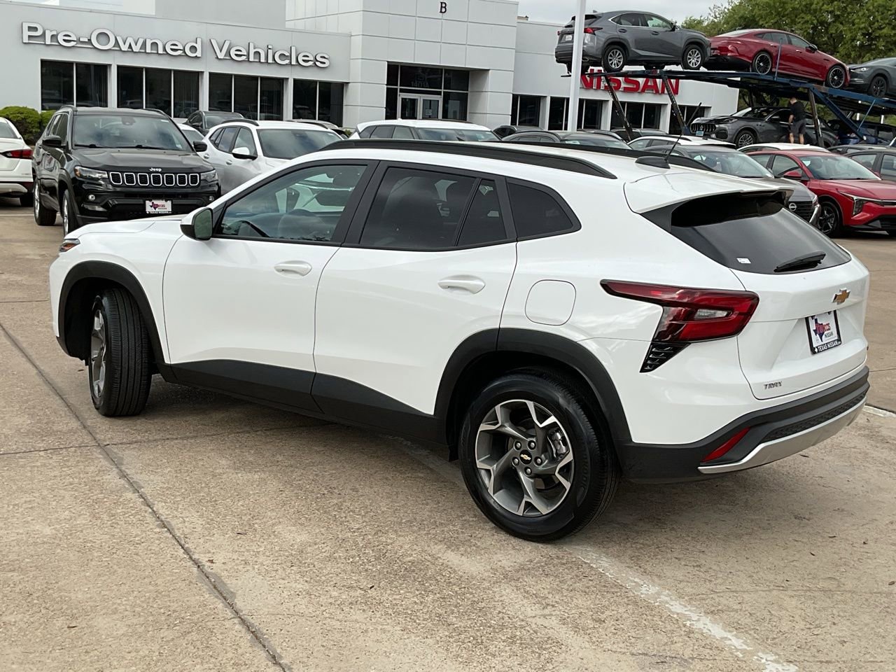 Used 2025 Chevrolet Trax LT image 7