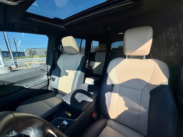 Used 2025 Lexus GX 550 AWD/4WD image 14