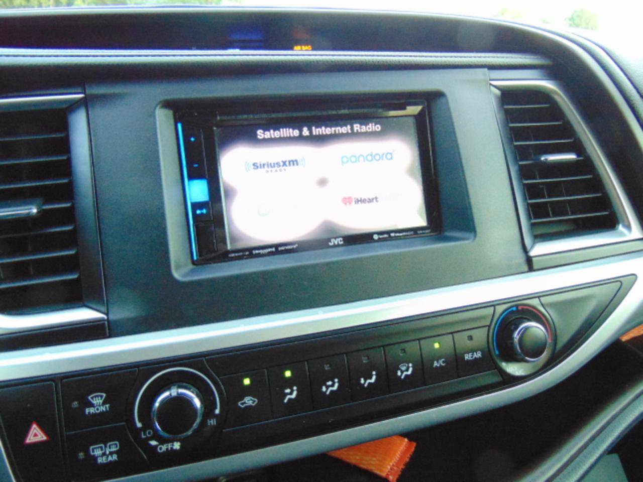 Used 2016 Toyota Highlander LE FWD image 22