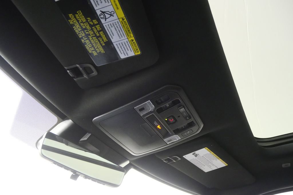 Used 2025 Toyota Sequoia Platinum image 28