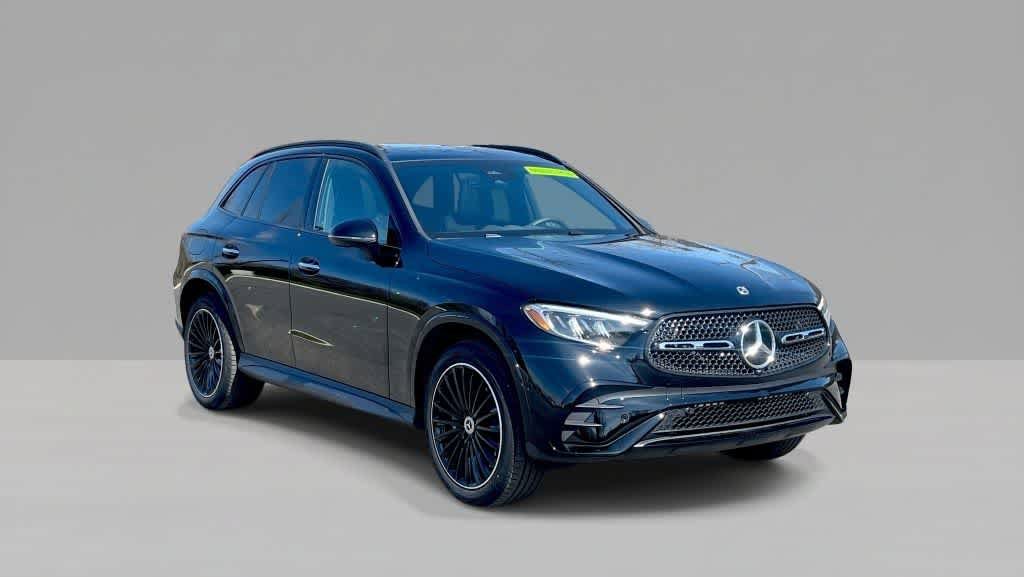 Used 2025 Mercedes-Benz GLC 300 4MATIC image 7