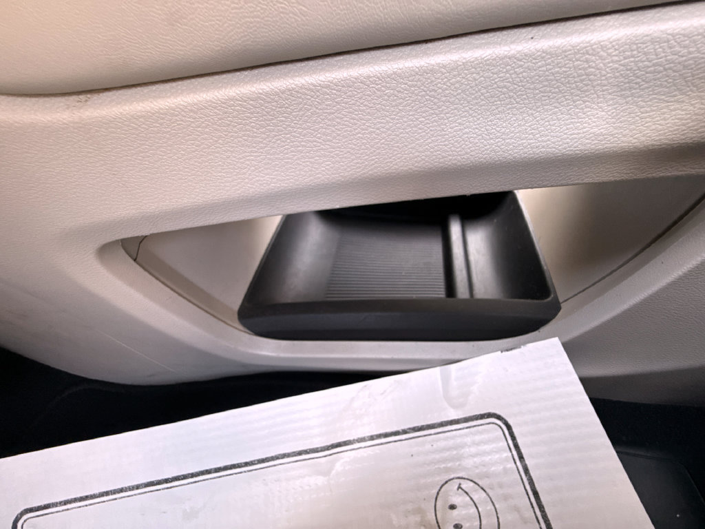 Used 2023 Chrysler Pacifica Limited FWD image 31
