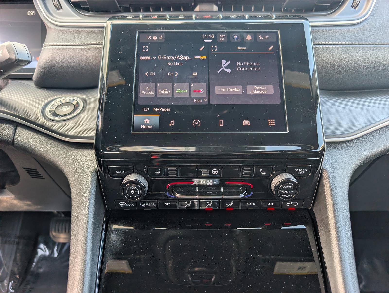 Used 2023 Jeep Grand Cherokee Altitude AWD/4WD image 18