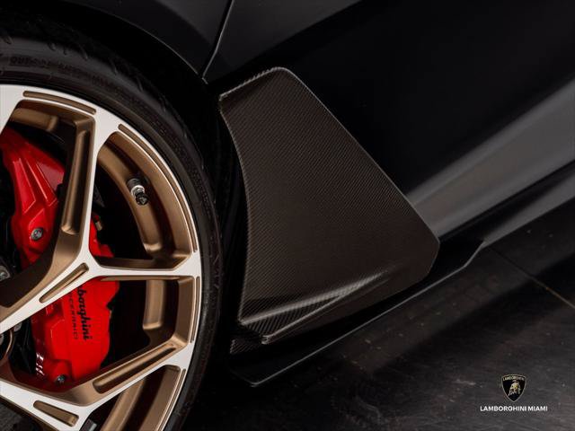 Used 2025 Lamborghini Revuelto AWD/4WD image 14