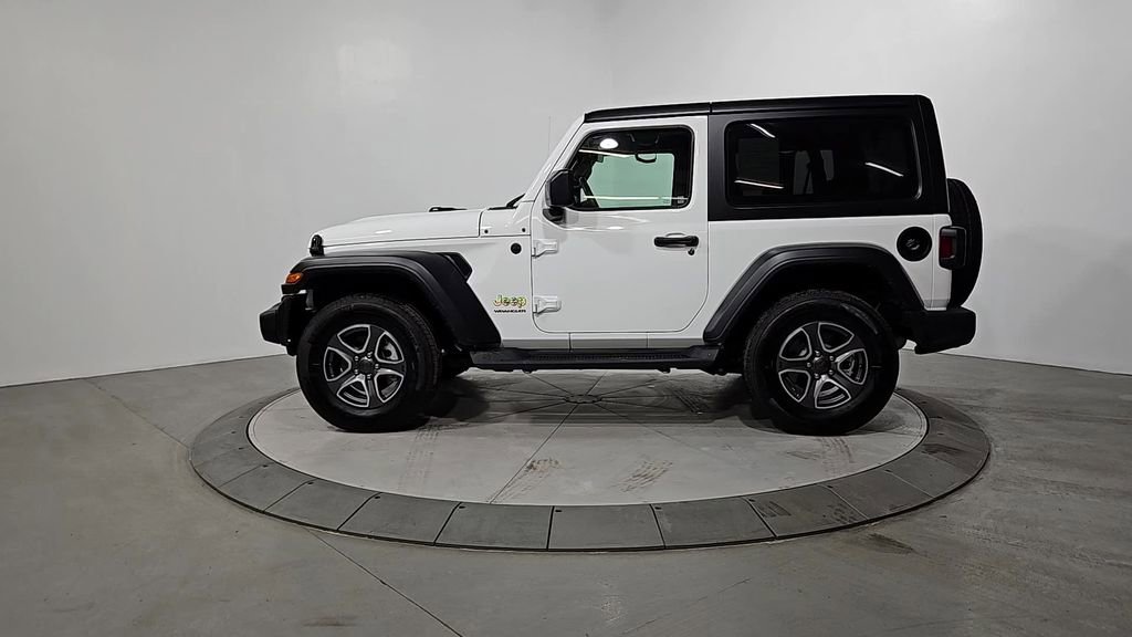 Used 2022 Jeep Wrangler Sport S image 2