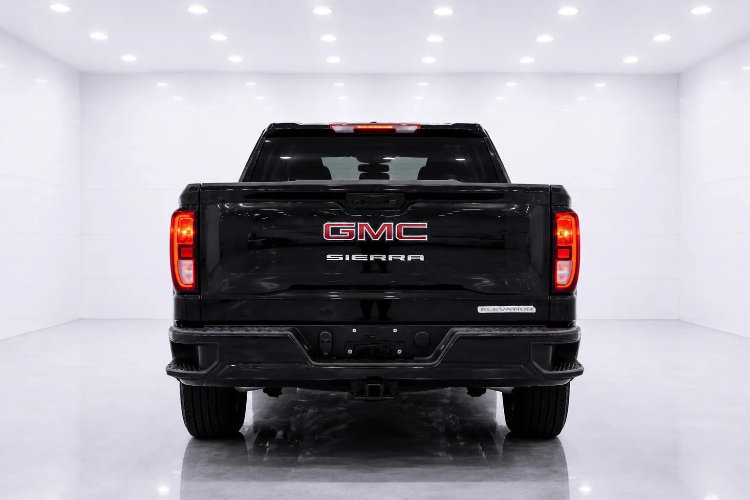 Used 2024 GMC Sierra 1500 Elevation AWD/4WD image 4