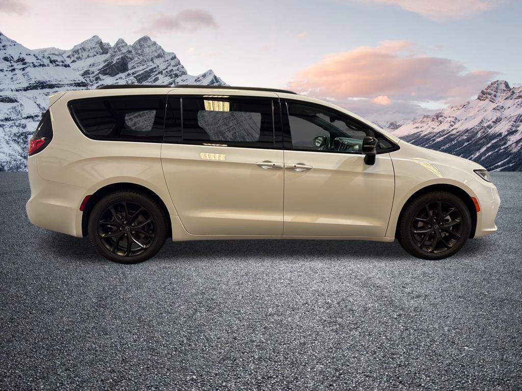New 2026 Chrysler Pacifica Select w/ S Appearance Package FWD image 6
